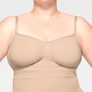SKIMS
Seamless Sculpt Sculpting bra